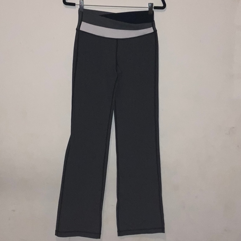 LULULEMON GREY WIDE LEG YOGA PANTS SZ 6